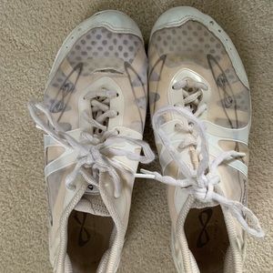 Nfinity vengeance cheer shoe